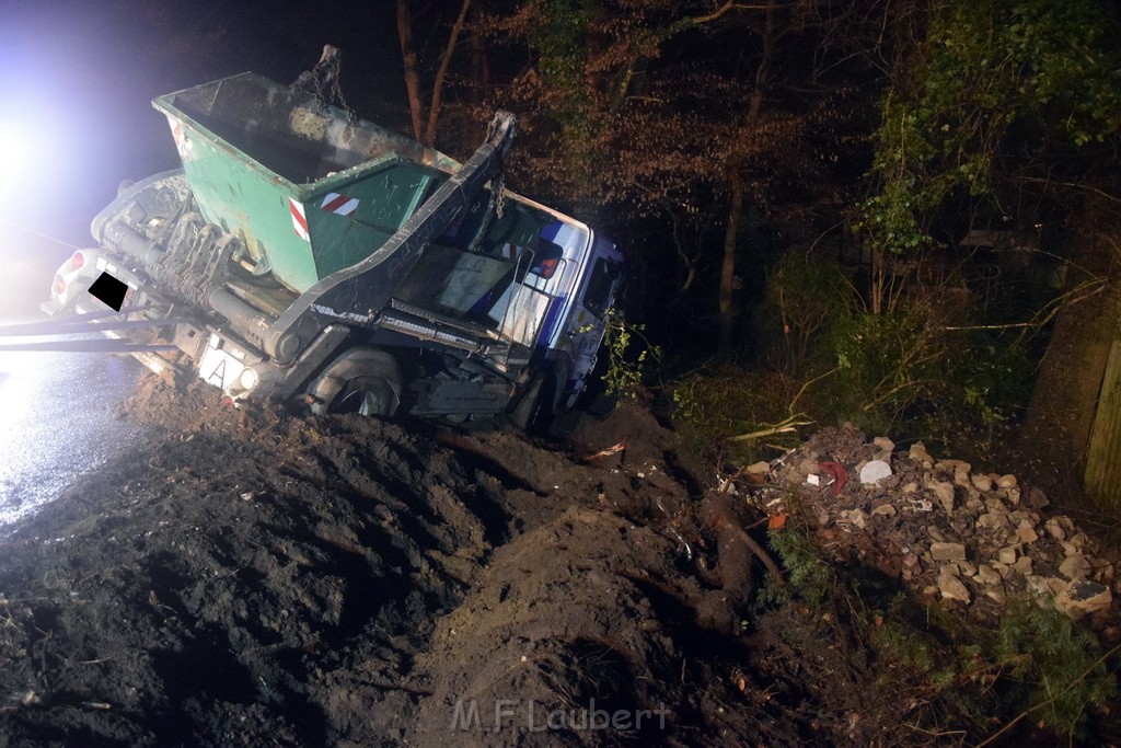 Container LKW umgestuerzt Koeln Brueck Bruecker- Dellbruecker Mauspfad P360.JPG - Miklos Laubert